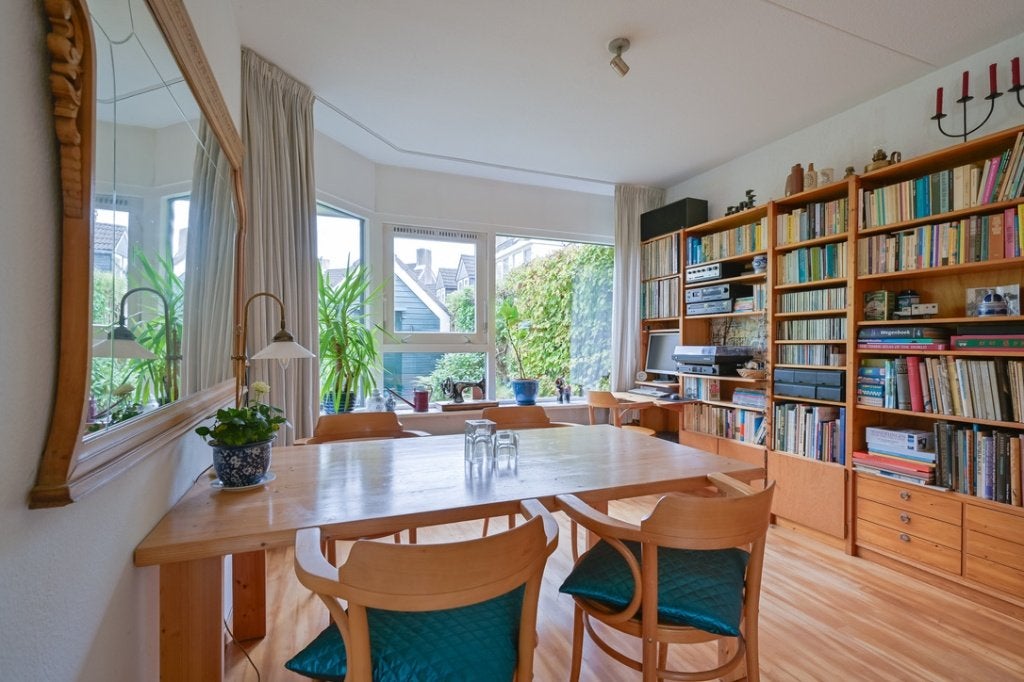 Lundia boekenkast, Ophalen, Overige materialen, Gebruikt, Met deur(en)
