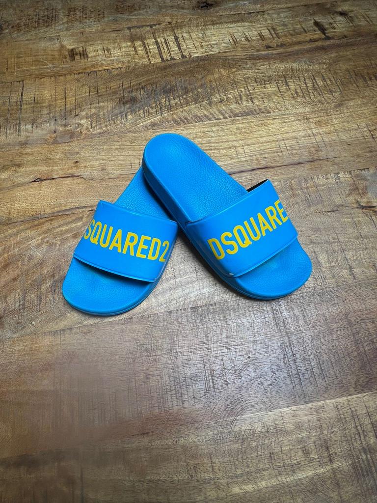 Dsquared2 slippers maat 37 - Prima staat, Ophalen of Verzenden, Zo goed als nieuw