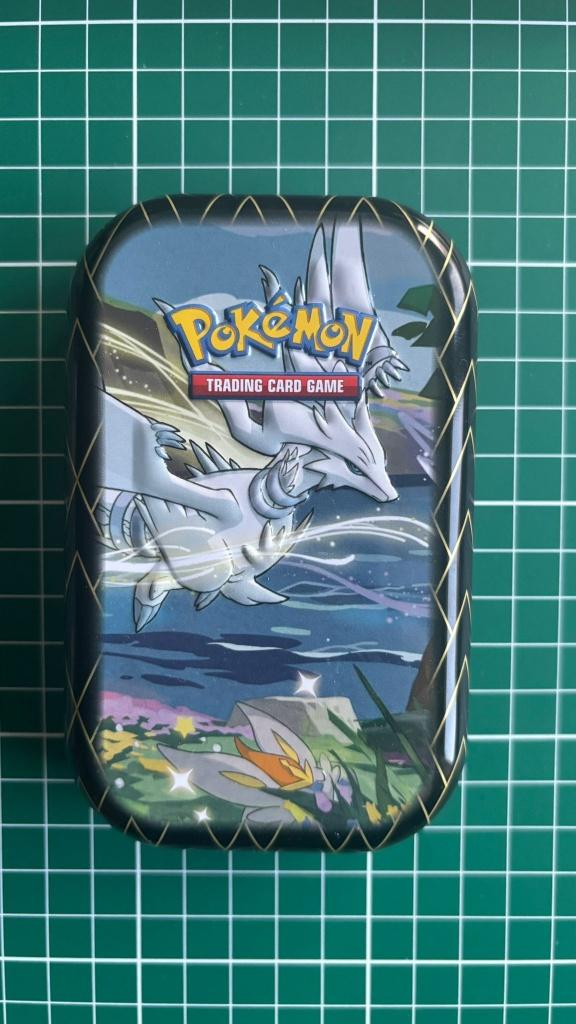 Pokemon tcg shining fates mini tin empty, Hobby en Vrije tijd, Verzamelkaartspellen | Pokémon, Ophalen of Verzenden, Gebruikt