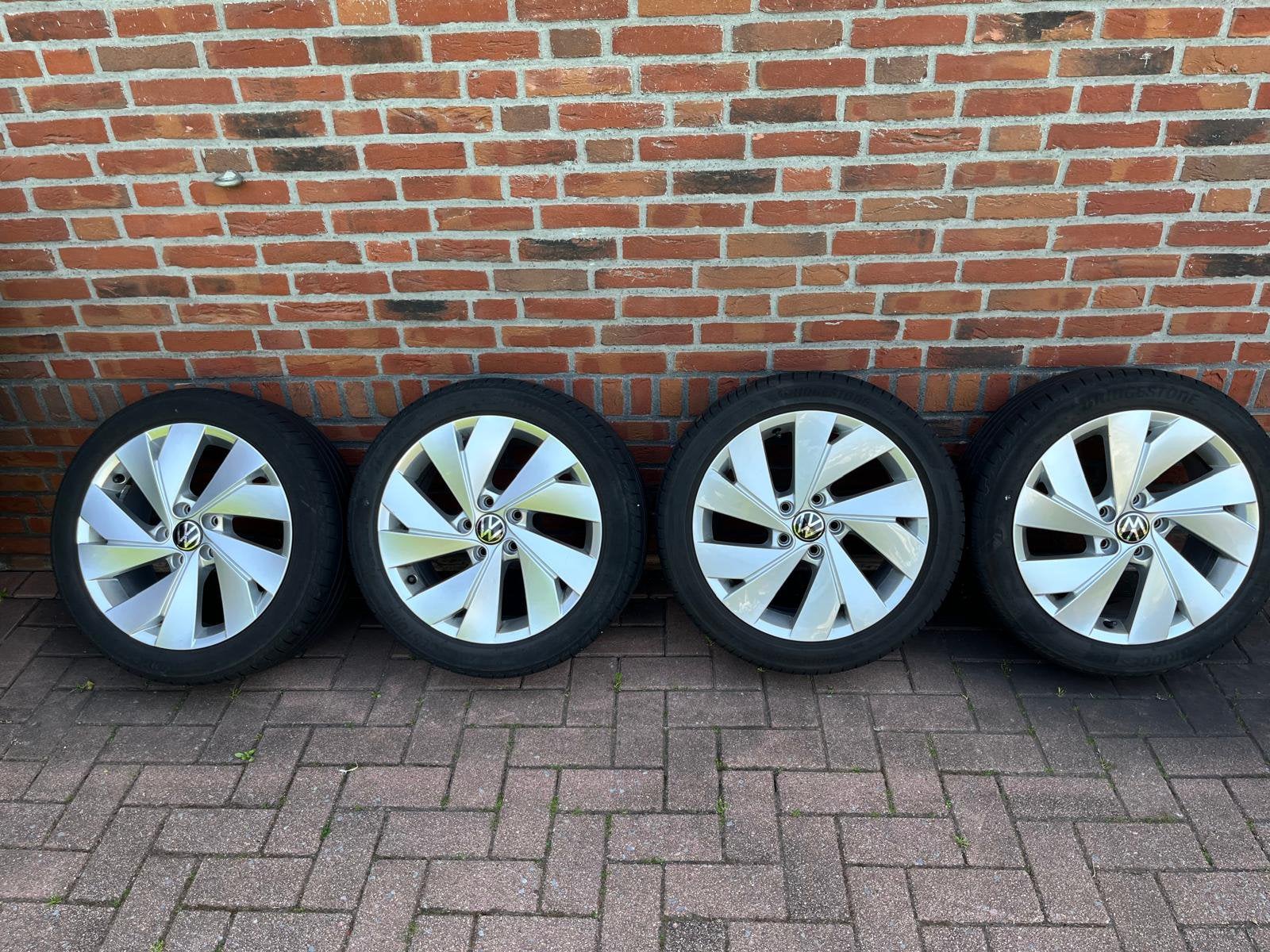 Volkswagen Belmont velgen Golf 8 225/45r17, Auto-onderdelen, Banden en Velgen, Ophalen, Banden en Velgen, 17 inch, Zomerbanden