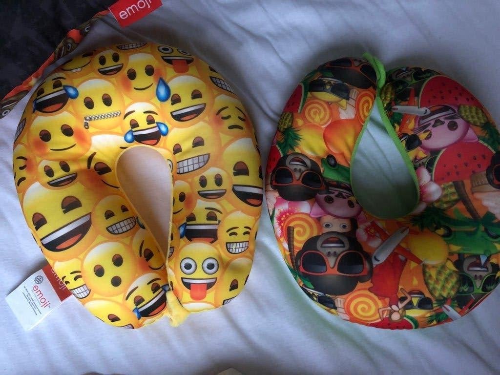 2x geel reiskussen nekkussen groen nek kussen emoji smiley, Overige merken, Met print, Nieuw, Ophalen of Verzenden