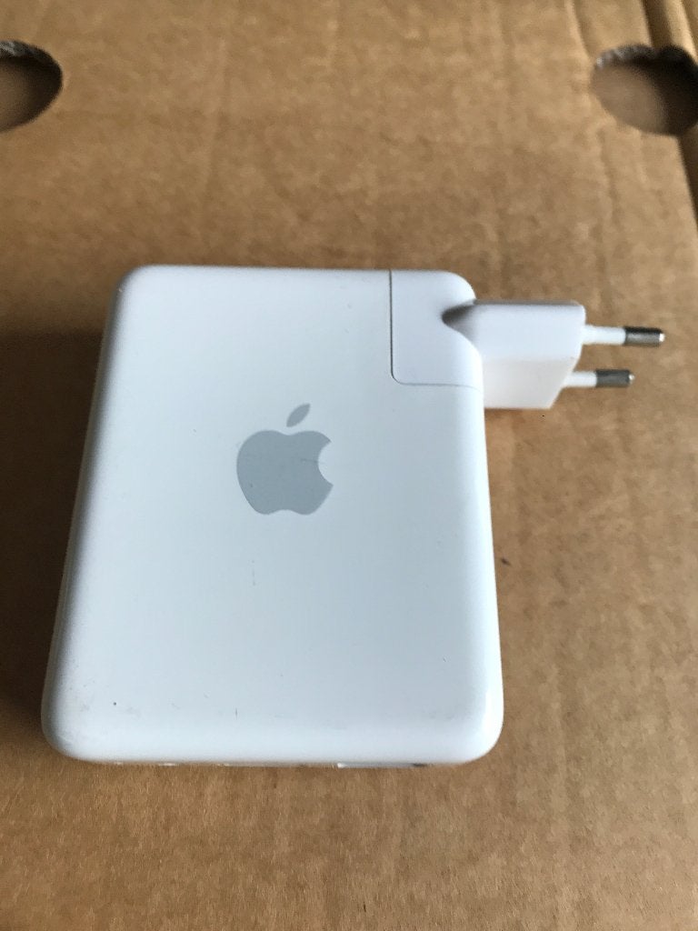 Apple airport express base station, wifi       µs, Computers en Software, Routers en Modems, Ophalen of Verzenden