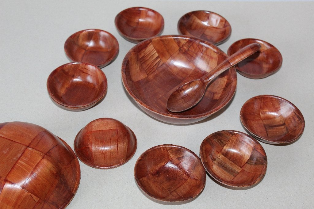 Houten Schalenset - 12 stuks - Retro pindasetje, Schaal, Rond, Ophalen of Verzenden, Zo goed als nieuw