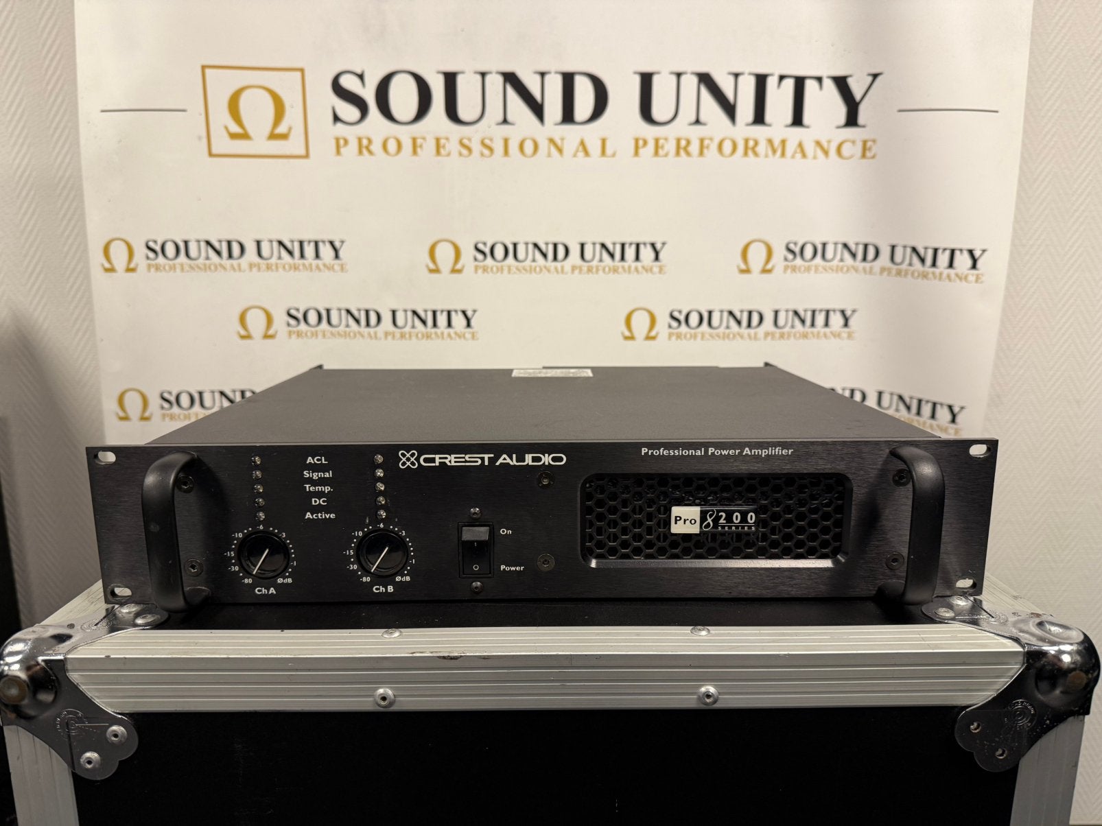 Crest Audio - PRO8200 2x1450W/4ohm, Ophalen, Zo goed als nieuw, Overige merken