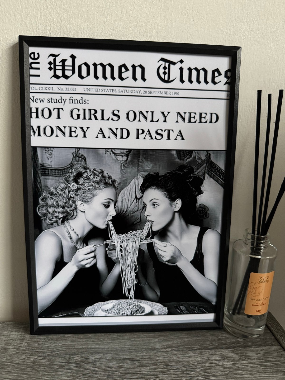 Women Times Poster 21x30cm met IKEA Lijst - Nieuw, Minder dan 50 cm, Nieuw, Ophalen of Verzenden, Foto of Poster