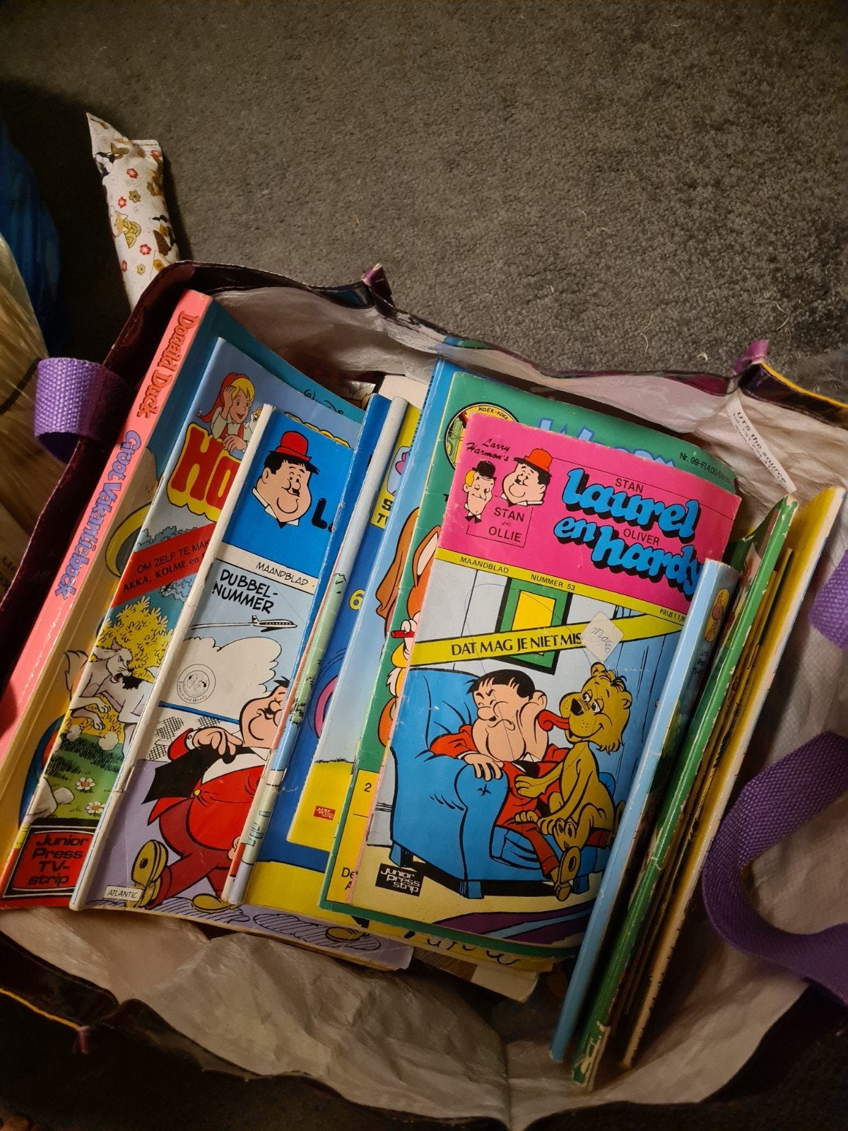 Tas vol. oude strips - Laurel & Hardy, Hootie en meer, Meerdere stripboeken, Ophalen of Verzenden, Gelezen