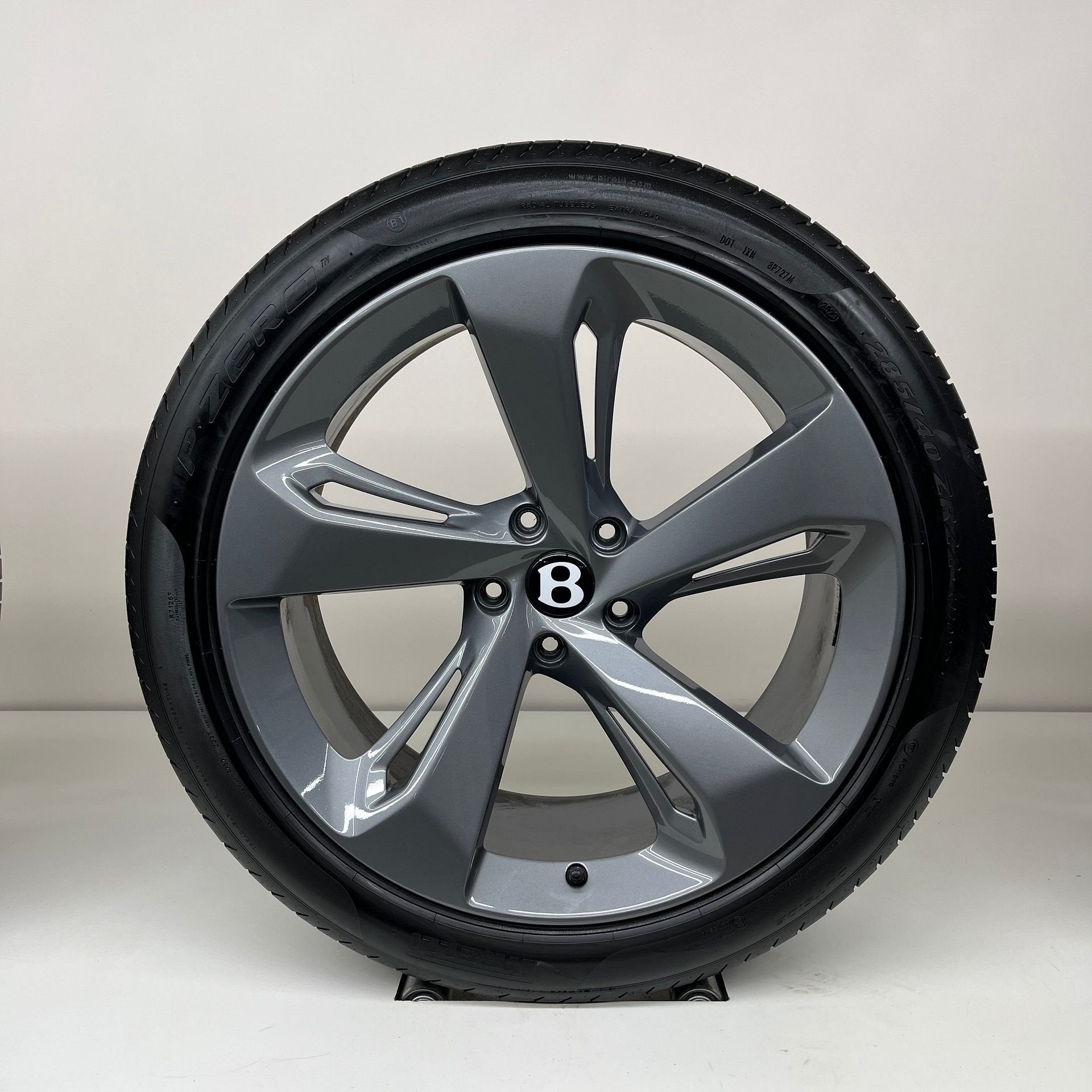 Bentley Bentayga - 22 inch - zomerbanden, Auto-onderdelen, Banden en Velgen, Banden en Velgen, Zomerbanden, Overige maten, 285 mm