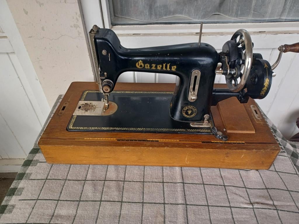 Gazelle naaimachine, Antiek en Kunst, Ophalen