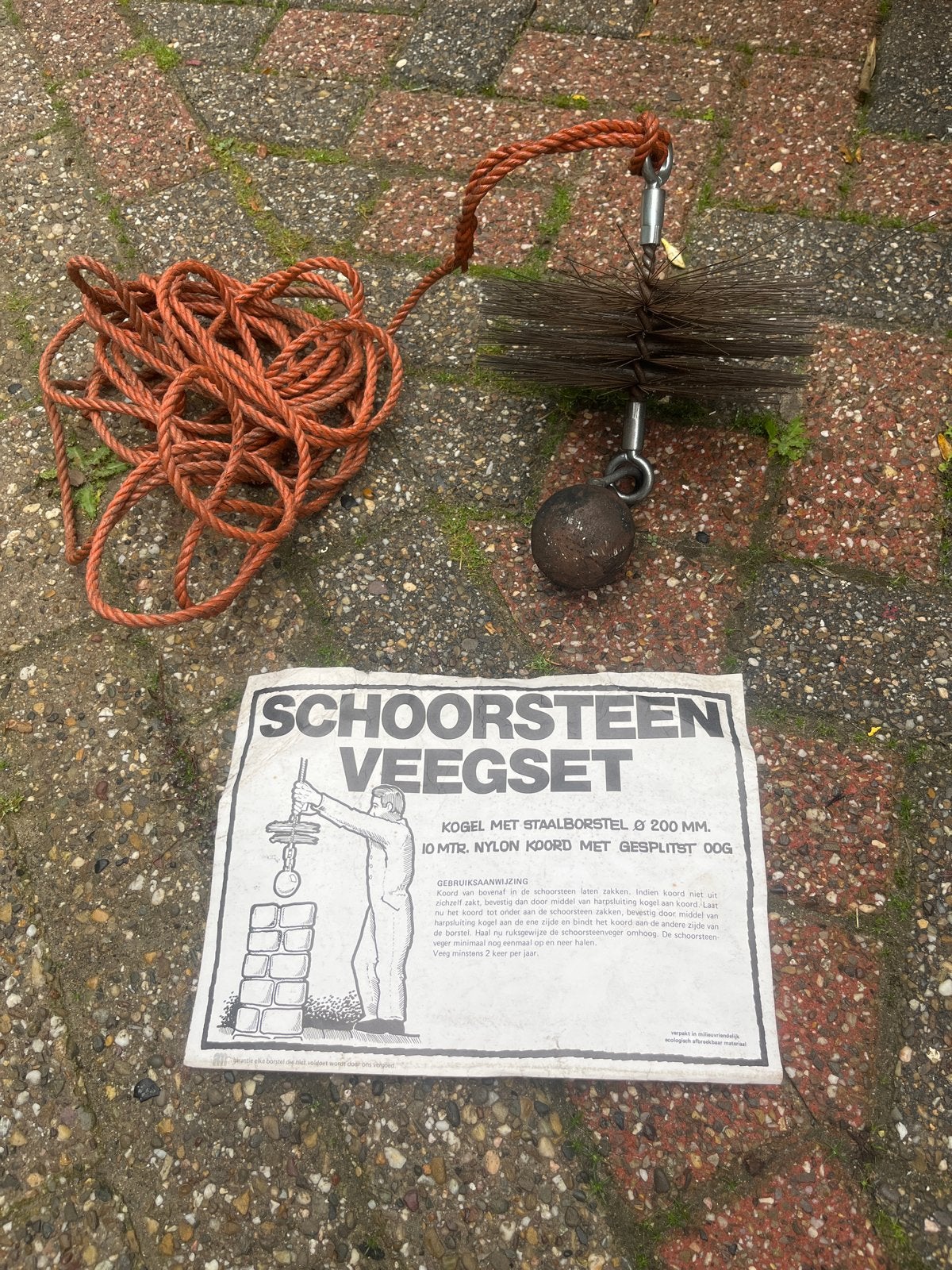 Schoorsteen Veegset - Kogel met Staalborstel en Nylon Koord, Ophalen, Gebruikt