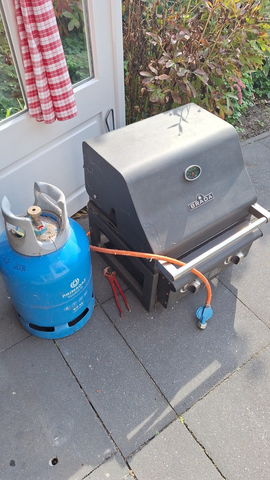 Brada gasbarbecue met gasfles, Ophalen, Gebruikt, Brada