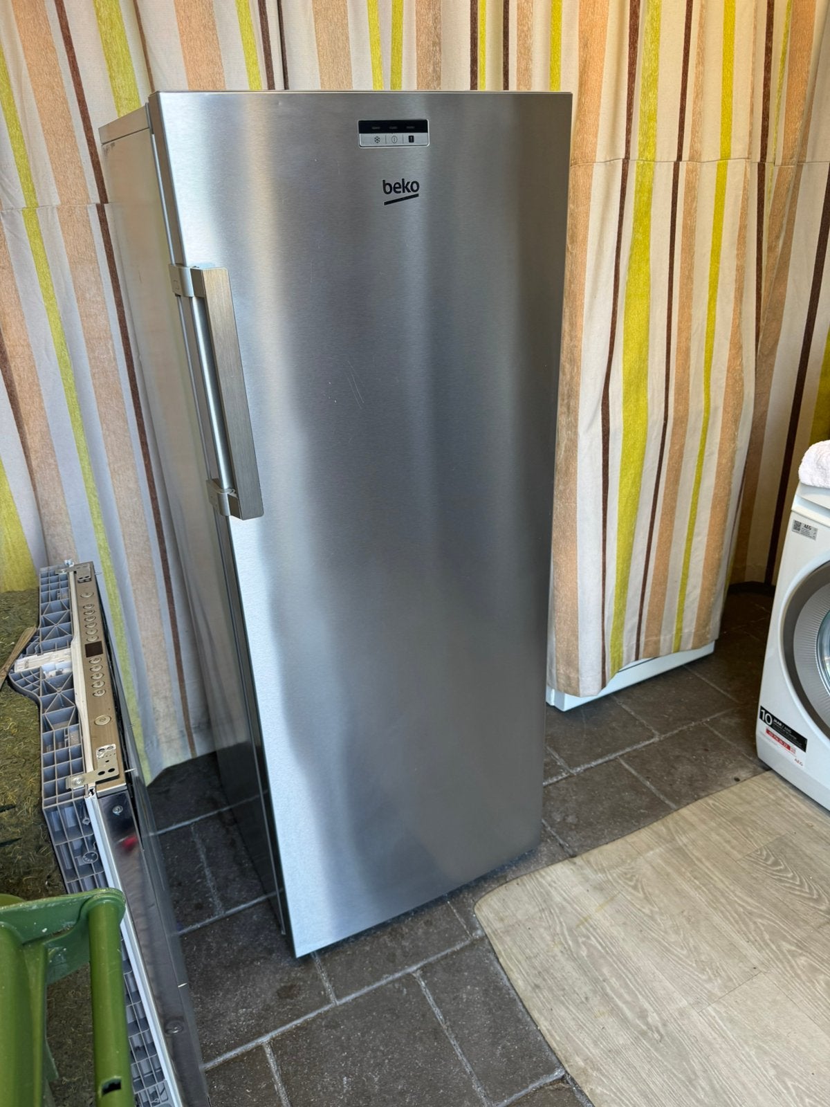 6 Laden Vriezer | Beko | Werkt Goed | Schoon | Grijs/Zilver, Gebruikt, Minder dan 60 cm, Energieklasse A of zuiniger, 140 tot 160 cm