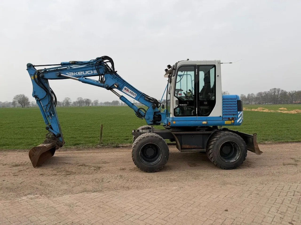 Takeuchi TB 175 WD Bandenkraan (bj 2007), Zakelijke goederen, Machines en Bouw | Kranen en Graafmachines, Graafmachine
