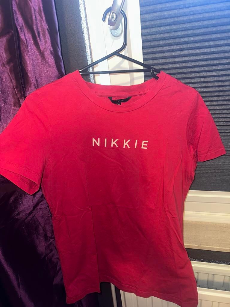 Nikkie T-shirt Rood Maat 36 (S), Ophalen of Verzenden, Zo goed als nieuw, Korte mouw, Maat 36 (S)