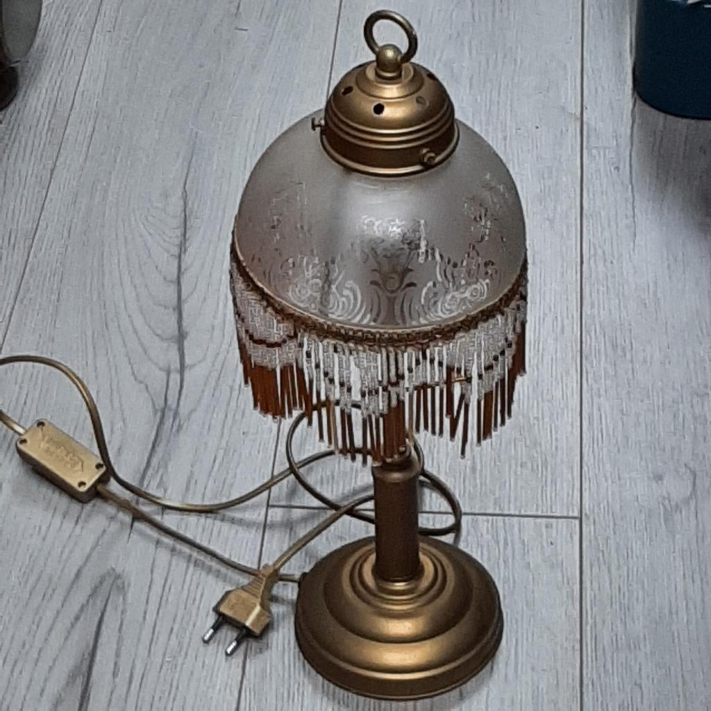 Antiek staand tafellampje met kralenrand elektrisch, Ophalen