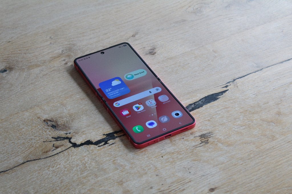 Samsung Galaxy Z Flip7 - 256GB - 12GB RAM - Coralred, Telecommunicatie, Mobiele telefoons | Samsung, Samsung, Gebruikt, Touchscreen