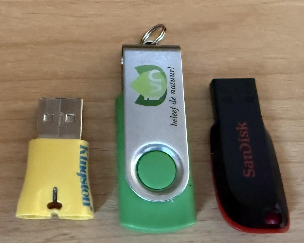 3x USB stick, Ophalen of Verzenden, Gebruikt, 8 GB