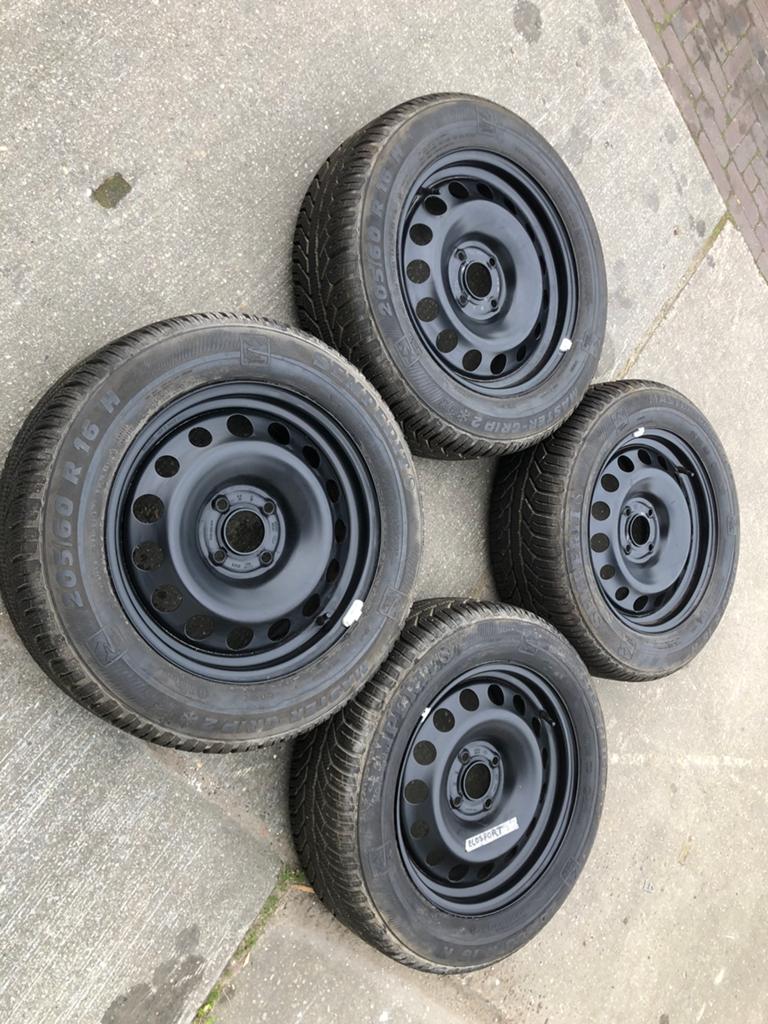 Set 16 inch zgan winterbanden 4x108 205-60-16, Ophalen, 16 inch, Banden en Velgen, 205 mm
