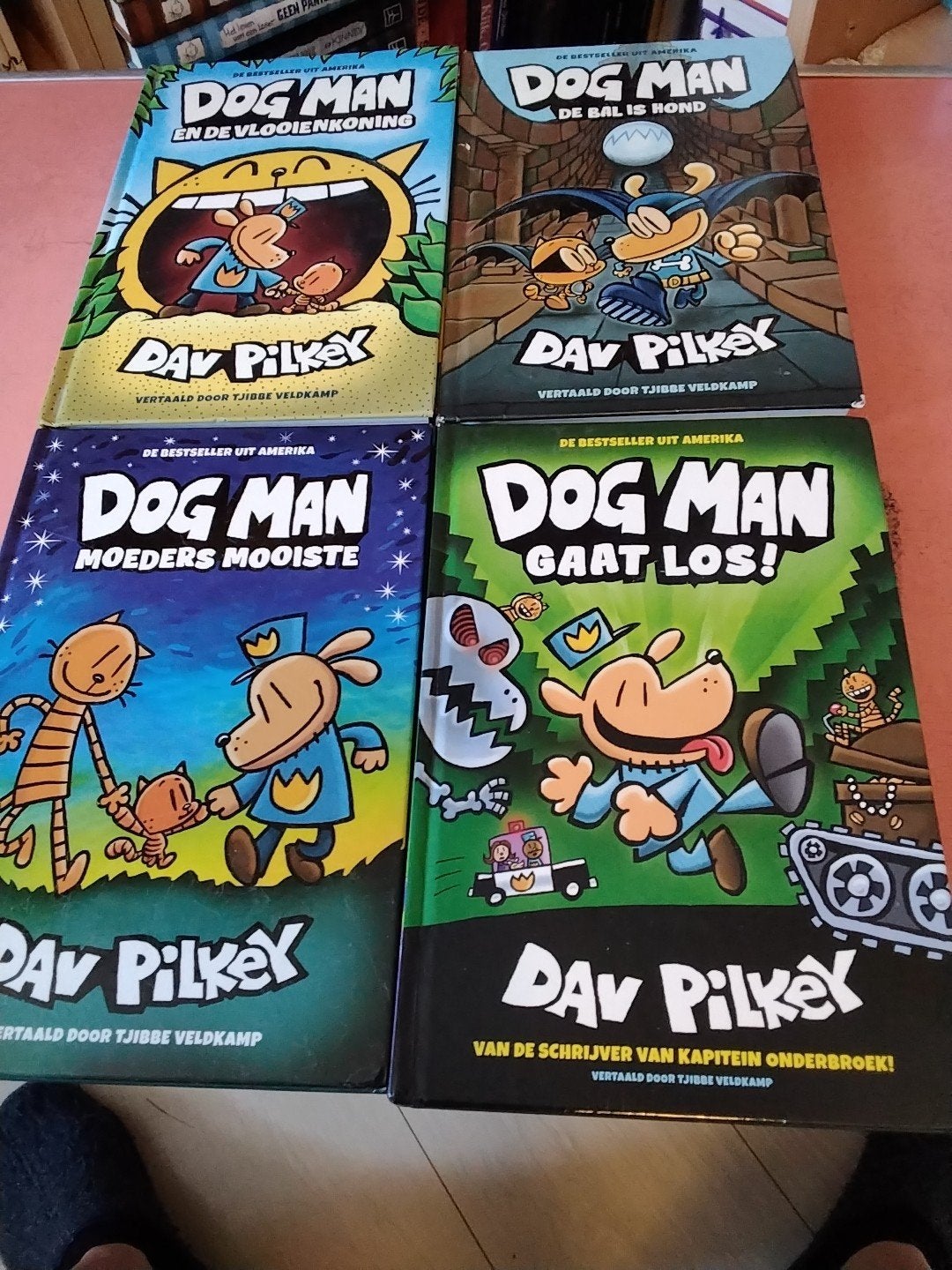 dav pilkey dog man € 10 per stuk zie omschrijving, Boeken, Ophalen of Verzenden, Zo goed als nieuw