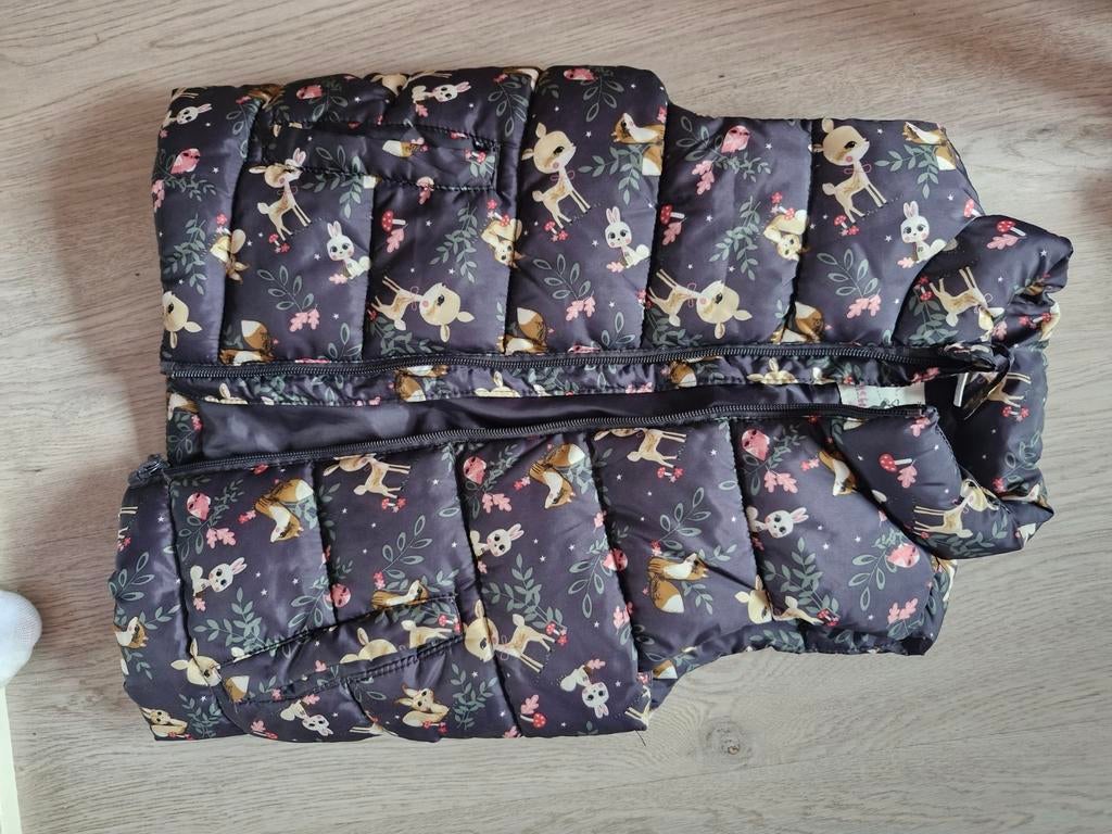Bodywarmer maat 128 met schattige dierenprint, Ophalen, Zo goed als nieuw, Meisje, Jas