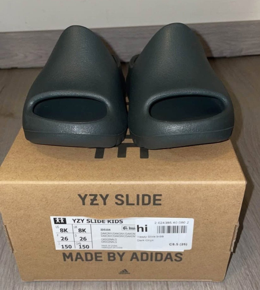 Nieuwe Yeezy Slide Kids - Maat 26 en 27, Kinderen en Baby's, Ophalen, Yeezy, Jongen of Meisje, Schoenen