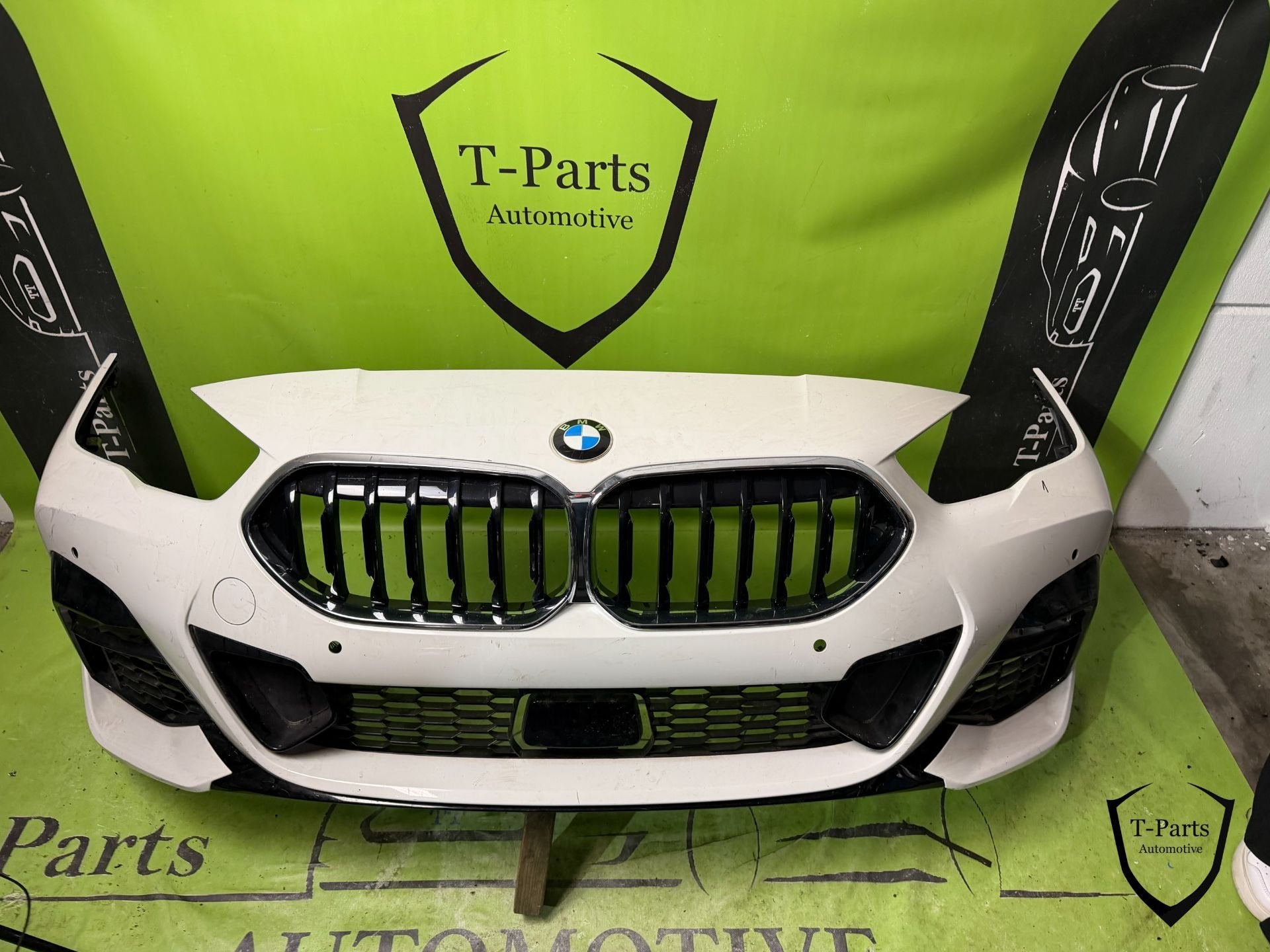bmw 2 serie F44 bumper voorbumper 18+, Petuelring 130
80788  Munich, DE, Gebruikt, Info@bmw.de, Ophalen of Verzenden