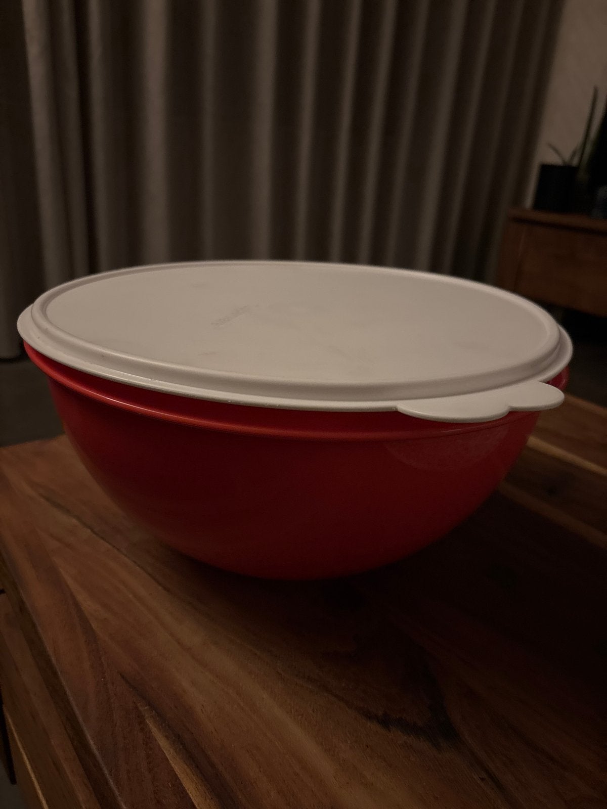 Grote Tupperware voorraad/sla/bewaarkom 33 cm met deksel, Gebruikt, Luchtdicht, Ophalen of Verzenden, Bak of Kom