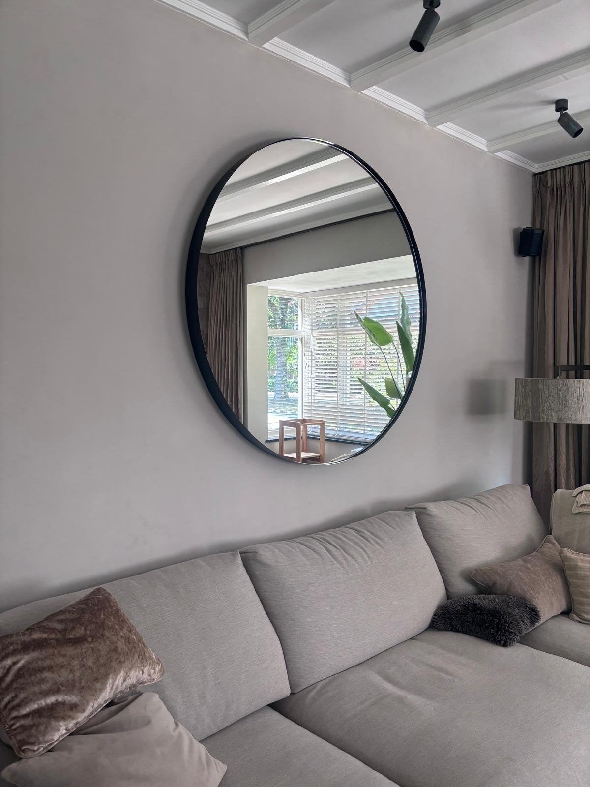 Grote ronde spiegel met zwarte lijst, Huis en Inrichting, Ophalen, 100 tot 150 cm, Rond, 125 cm of meer
