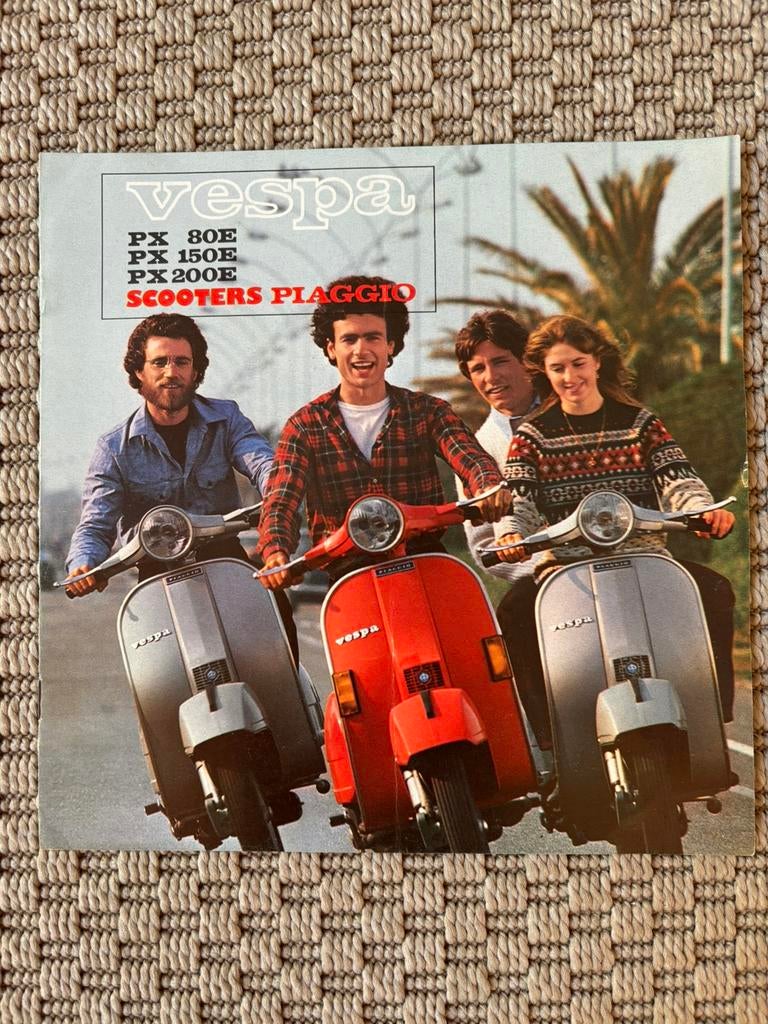 Vespa folder, Fietsen en Brommers, Ophalen of Verzenden, Zo goed als nieuw