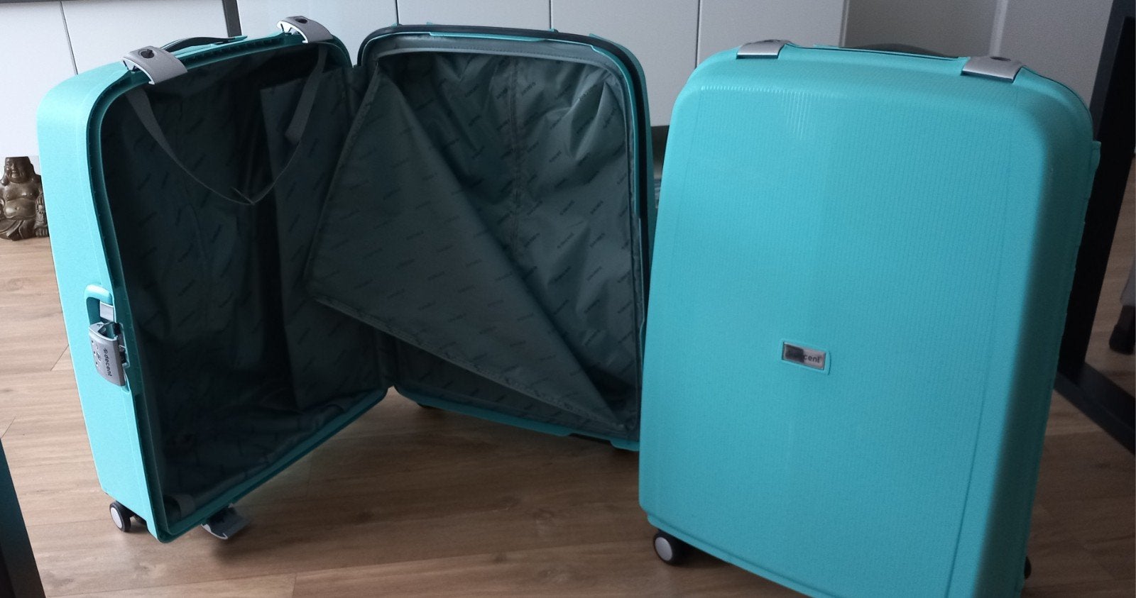 nieuwe koffer op wieltjes, Hard kunststof, Nieuw, 70 cm of meer, 55 cm of meer