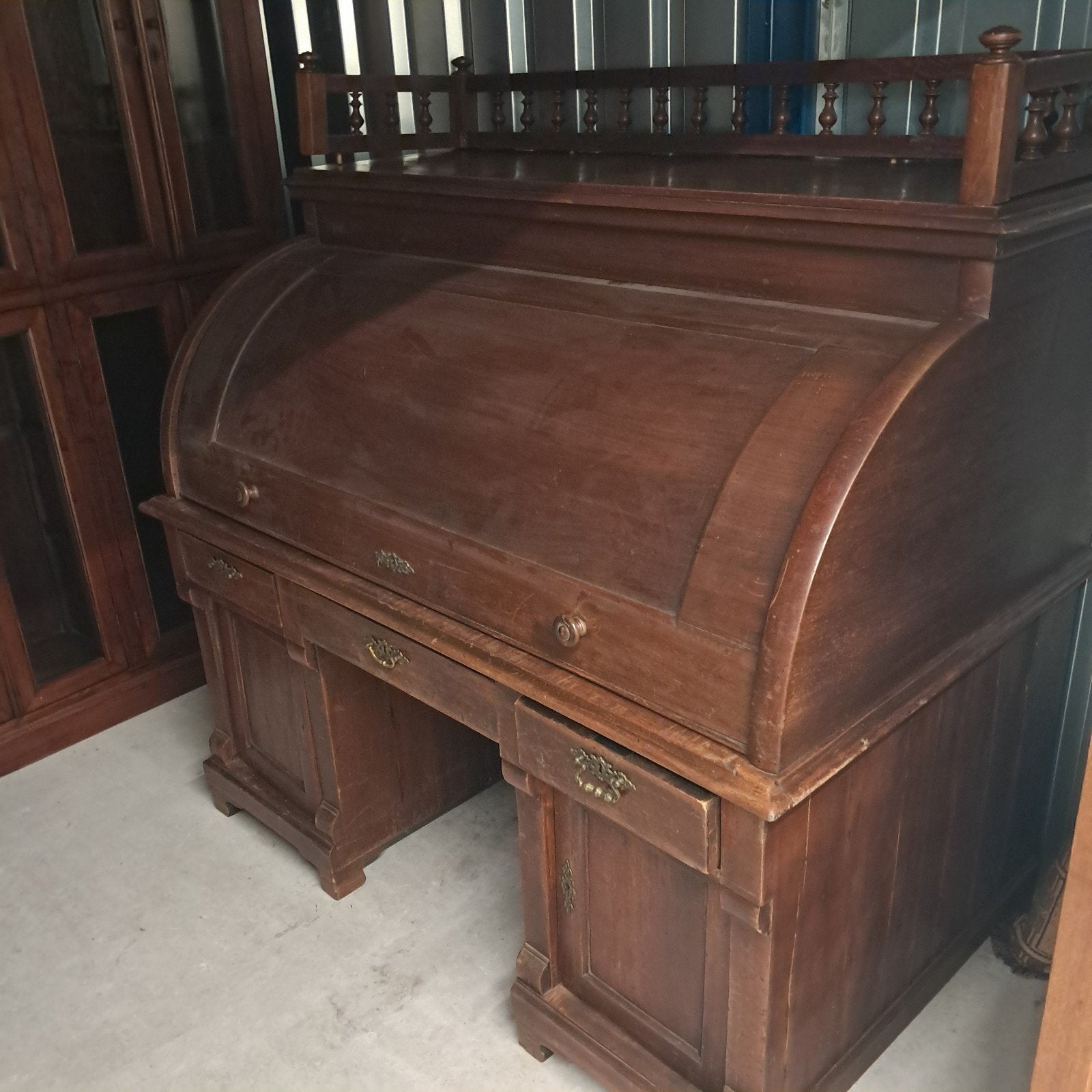 Antiek bureau, Ophalen, Gebruikt