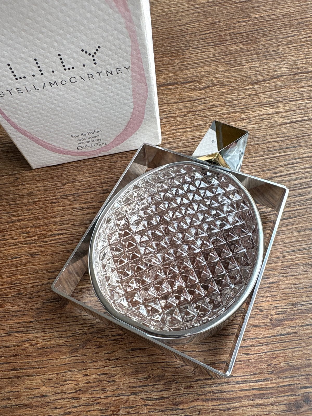 Stella McCartney L.i.l.y. Eau de Parfum 50 ml, Sieraden, Tassen en Uiterlijk, Ophalen of Verzenden, Nieuw