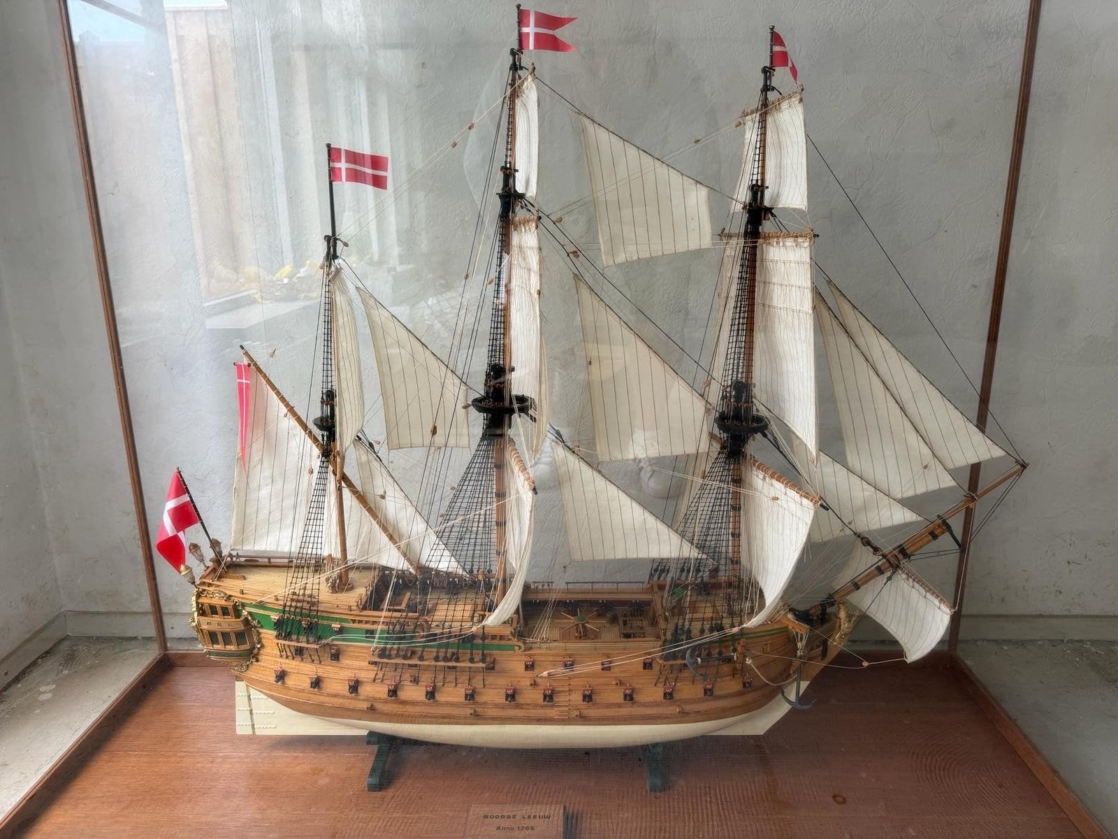 Gedetailleerd schaalmodel Noorse Leeuw Anno 1765, Ophalen, Zo goed als nieuw, Groter dan 1:32, Overige merken