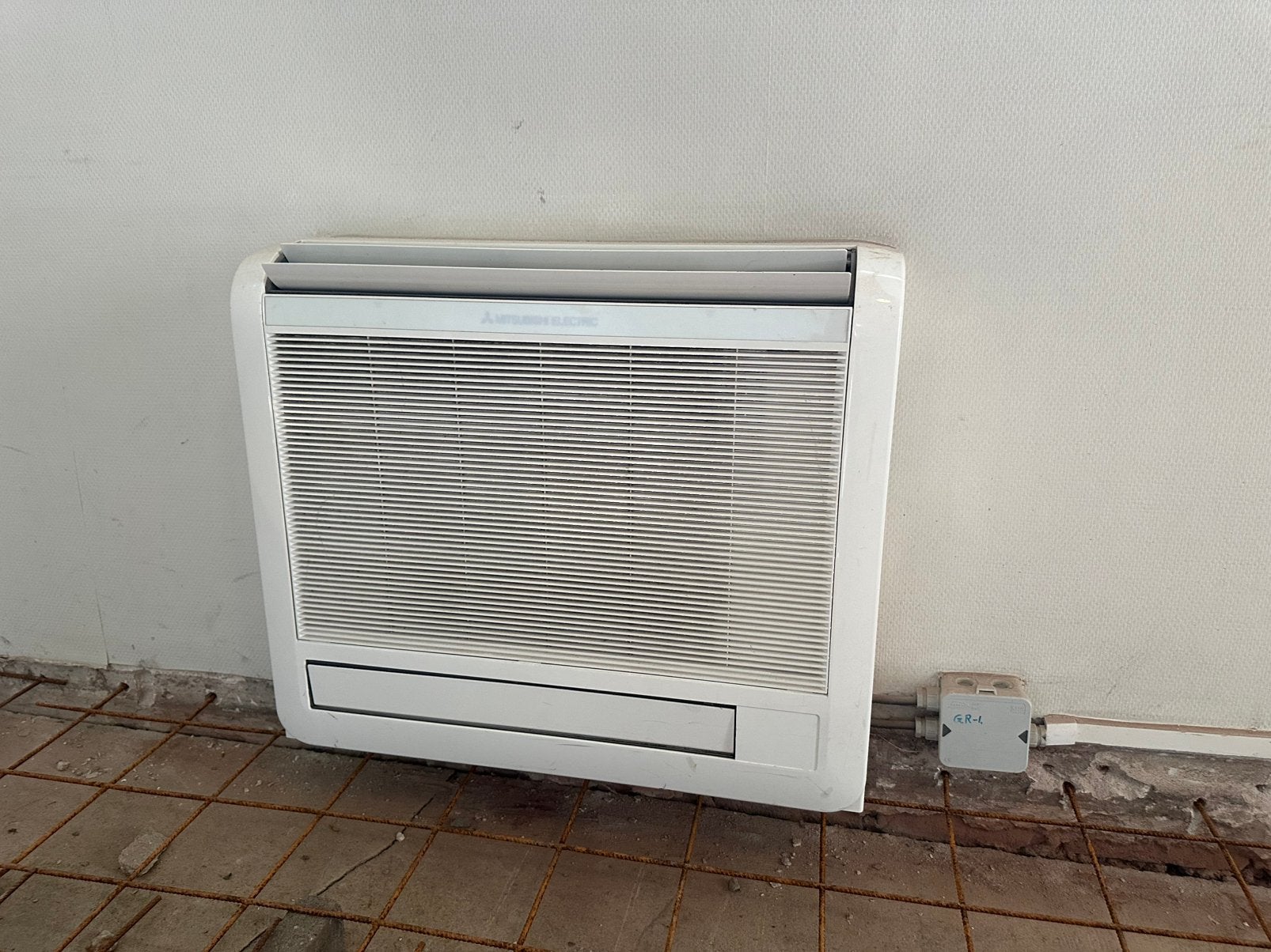 Mitsubishi Electric luchtbehandelingssysteem, Ophalen, 3 snelheden of meer, Zo goed als nieuw, 100 m³ of groter