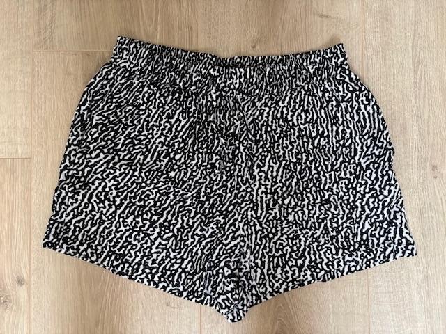Costes short (maat S/M), Kort, Zwart, Ophalen of Verzenden, Zo goed als nieuw