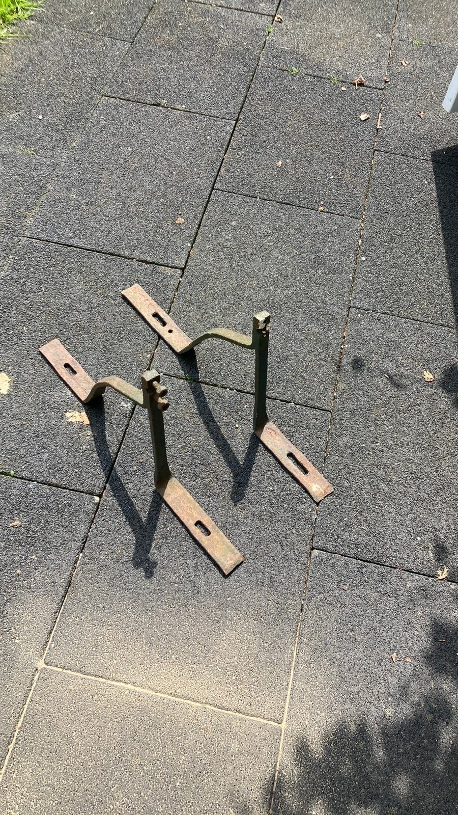 2 smeedijzeren beugels koper klok of plank, Ophalen of Verzenden, Zo goed als nieuw