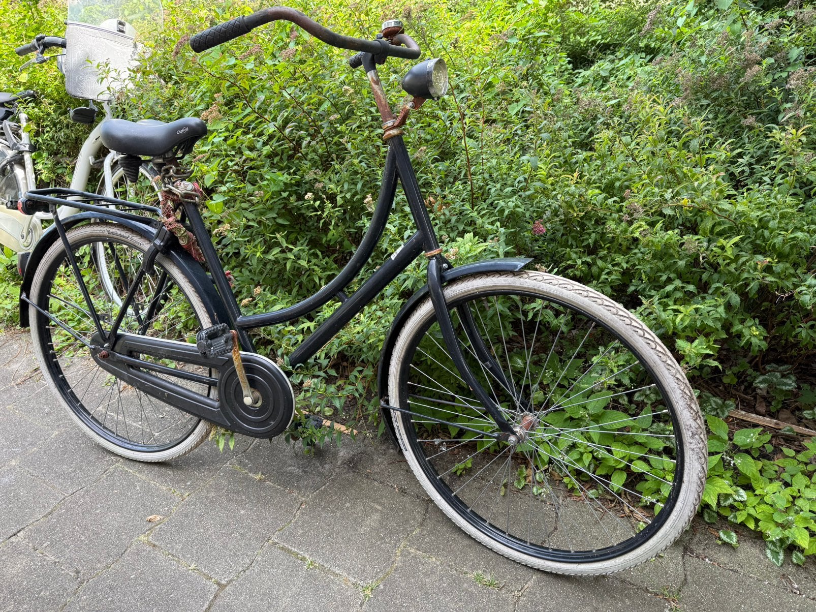 Zwarte dames oma fiets, Ophalen, Gebruikt