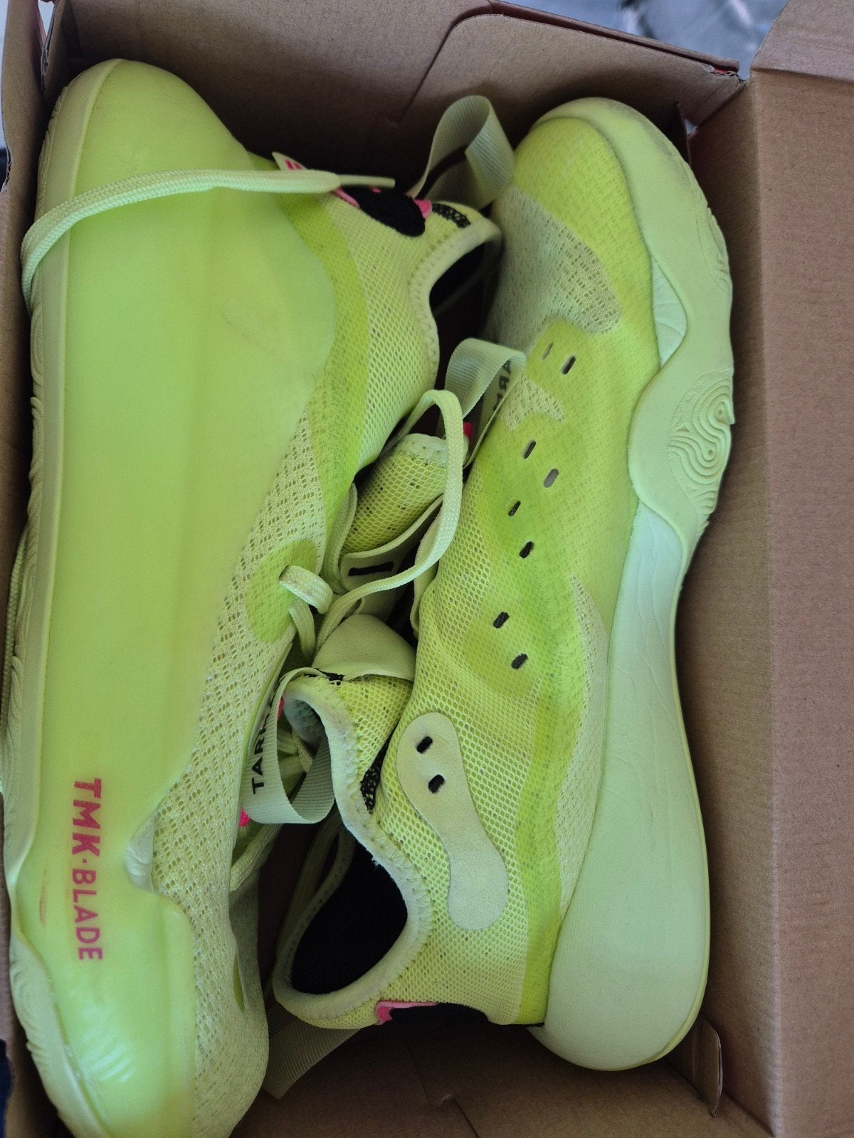 Tarmak basketbalschoenen maat 43 - Gebruikt, goede staat, Ophalen of Verzenden, Gebruikt, Schoenen