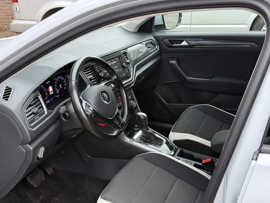 Volkswagen T-Roc 1.5 TSI Sport | LED | Camera | ACC, Stof, Euro 6, 4 cilinders, 150 pk