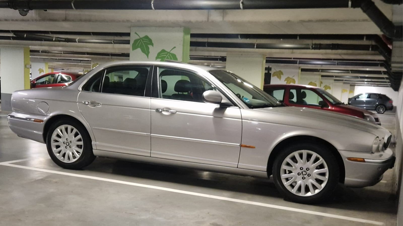 Jaguar XJ 3.0 Executive (X350) 2003 zeer mooi, Auto's, Jaguar, Achterwielaandrijving, Zwart, 1514 kg, 2967 cc