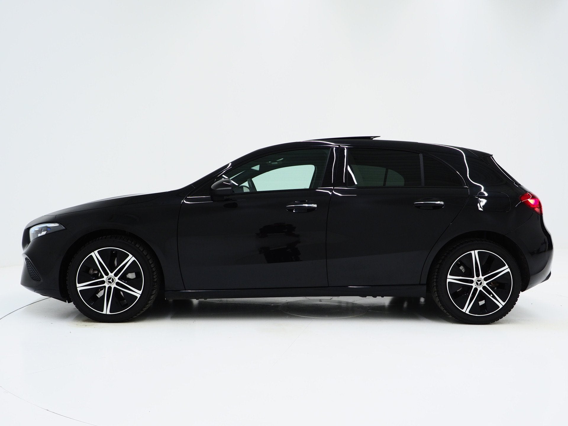 Mercedes-Benz A-Klasse 250 e Luxury Line | Panoramadak | Sfe, Gebruikt, Zwart, 4 cilinders, Automatische klimaatregeling