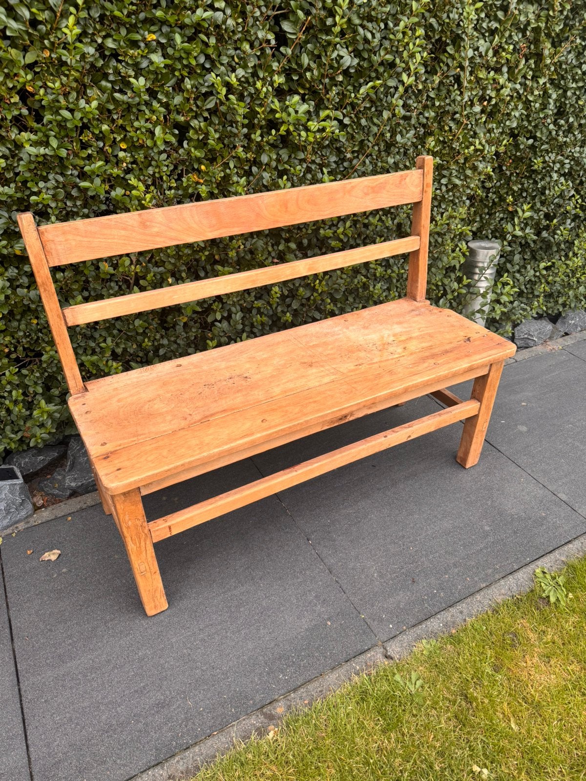 Houten kinderbankje, Ophalen, Zo goed als nieuw