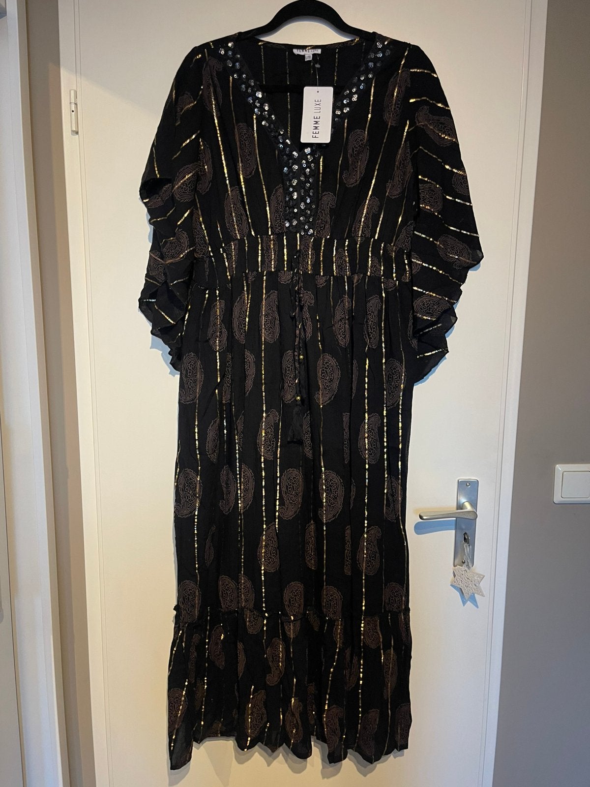 Zearte ibiza jurk met wijde vleermuis mouwen maat L / XL, Ophalen of Verzenden, Zo goed als nieuw, Maat 46/48 (XL) of groter, Onder de knie