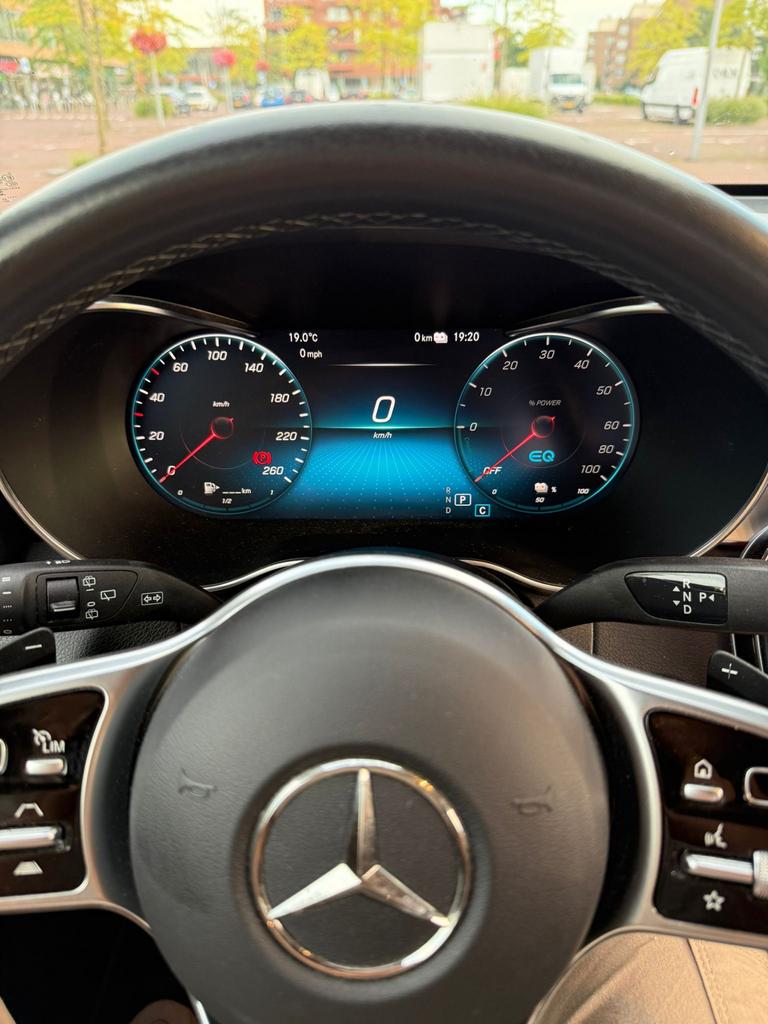 Mercedes-Benz GLC 300e 320pk 4MATIC 9G-TRONIC 2021 | MBUX, Auto's, Mercedes-Benz, Automaat, Zwart, 4 cilinders, 2000 kg