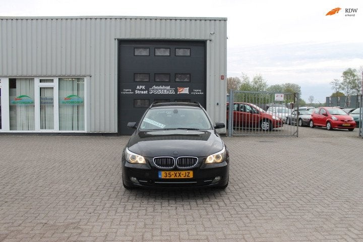 BMW 5-serie Touring 530i Business Line, Auto's, Navigatiesysteem, Achterwielaandrijving, Gebruikt, Beige