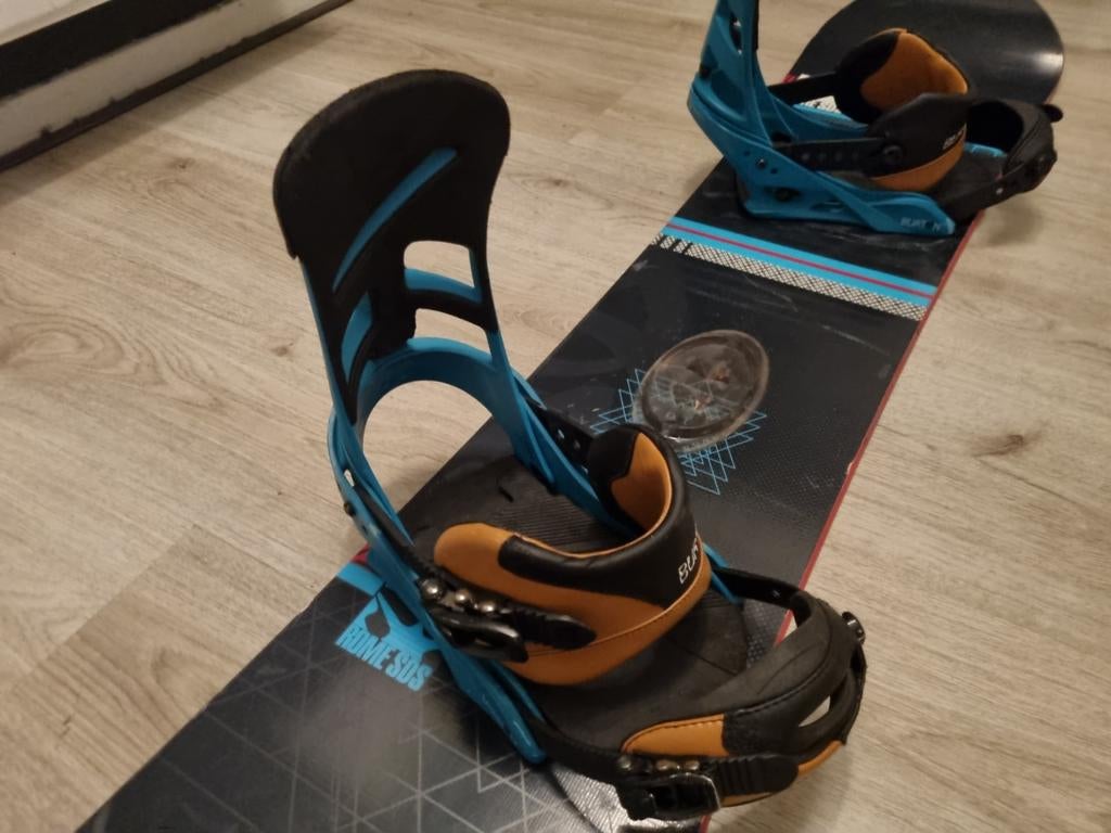 ROME TOUR 150 SNOWBOARD + BURTON MISSION BINDINGEN MAAT MED, Sport en Fitness, Rome, Gebruikt, Verzenden, Board