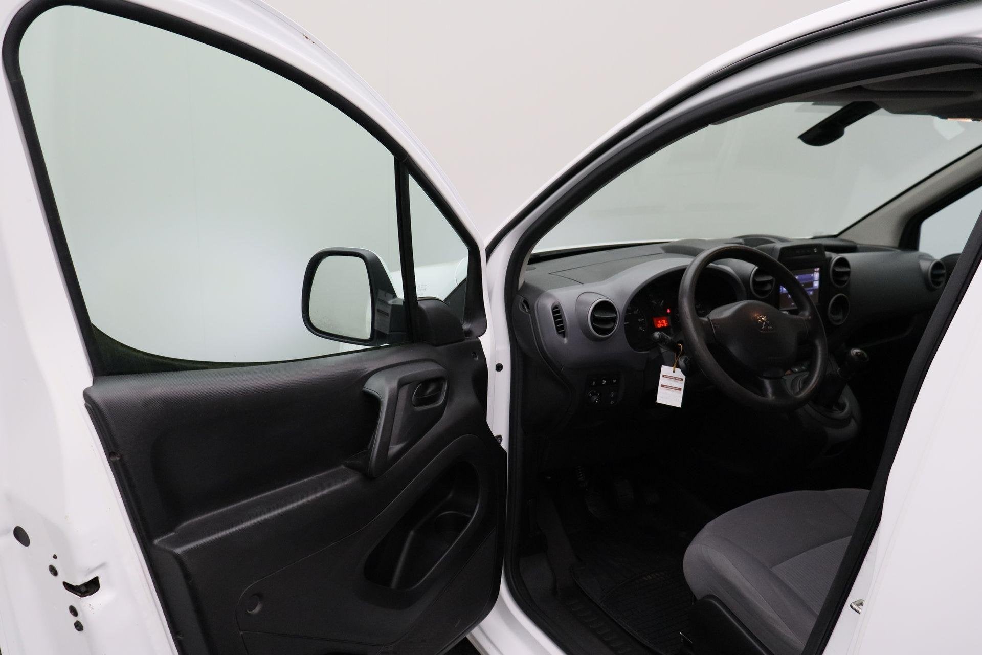 Peugeot Partner 120 1.6 BlueHDi 100 L1 Première S&S 2017 |, Voorwielaandrijving, Stof, Euro 6, 4 cilinders