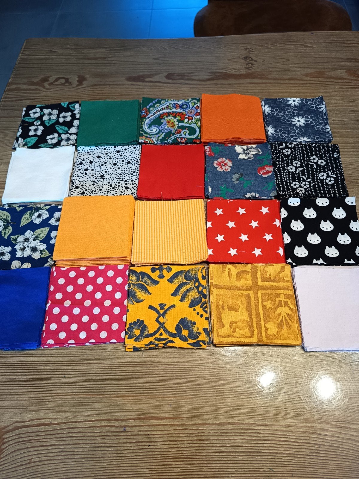 200 patchwork lapjes, Meerkleurig, Ophalen of Verzenden, Zo goed als nieuw, 30 tot 120 cm