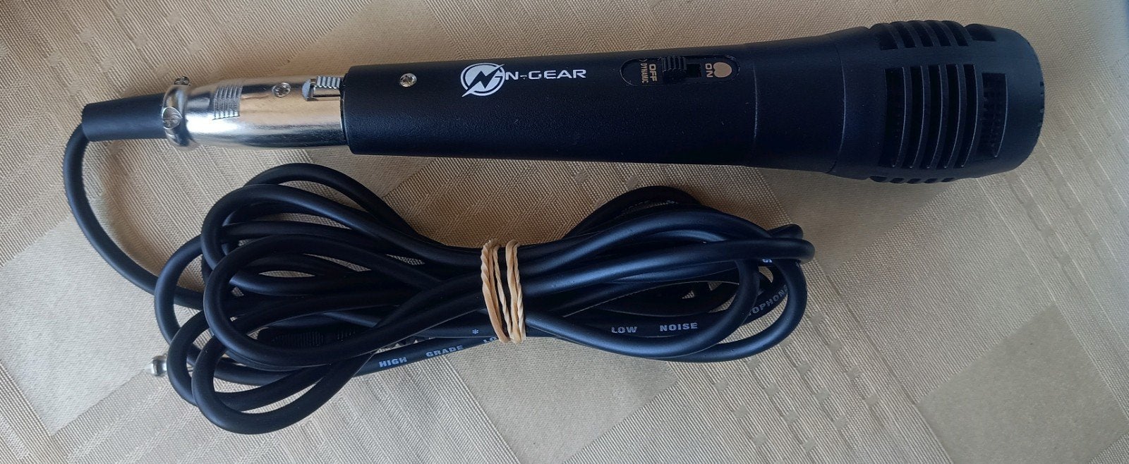 N-GEAR Universele Dynamische Microfoon met draad, Ophalen of Verzenden, Zo goed als nieuw, Zangmicrofoon