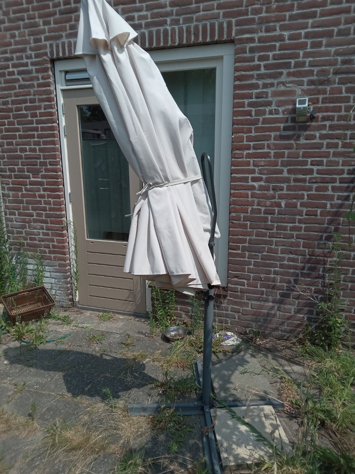 zweefparasol beige 300x300 met kruisvoet, Tuin en Terras, Parasols, Ophalen, Zweefparasol