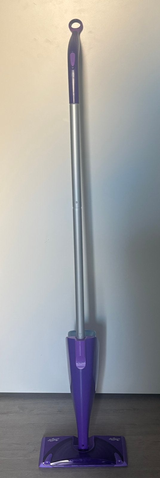 Swiffer WetJet spraysysteem inclusief 12 nieuwe doeken, Ophalen of Verzenden, Mop of Dweil